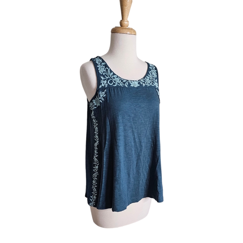 J.Jill Sleeveless Green Embroidered tank top Size SP - Picture 2 of 9